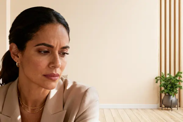 Por Que Mulheres Inteligentes Sofrem com Baixa Autoestima? A Verdade Chocante